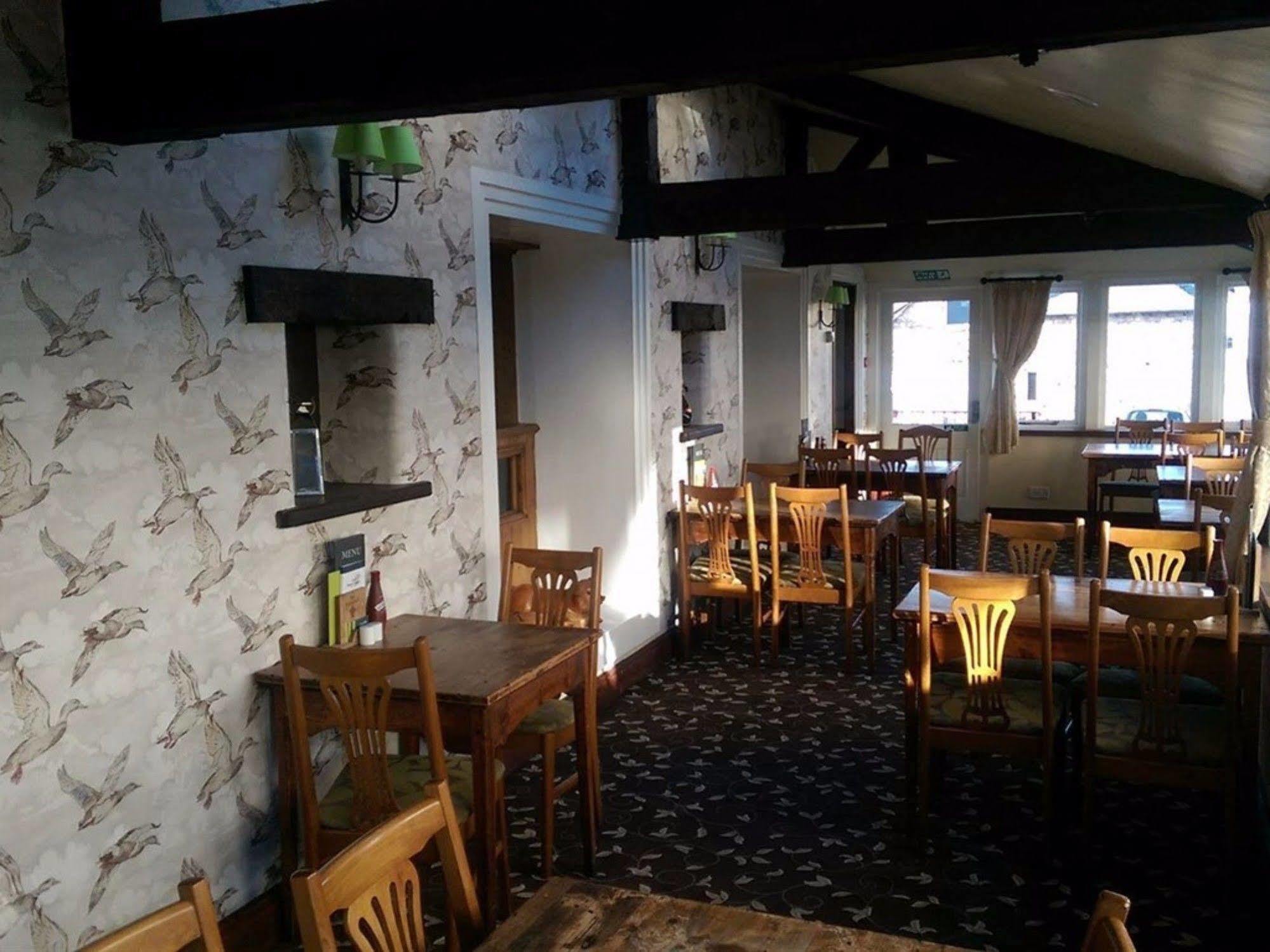 The Wheatsheaf Inn อิงเกิลตัน ภายนอก รูปภาพ